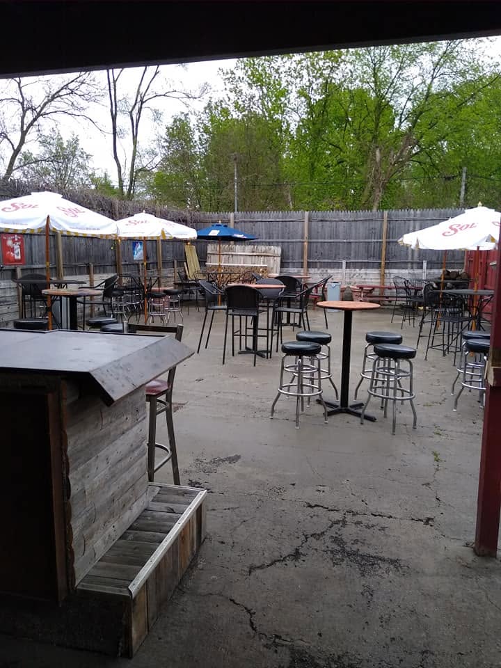 Caseys Patio bar in Toledo Ohio
