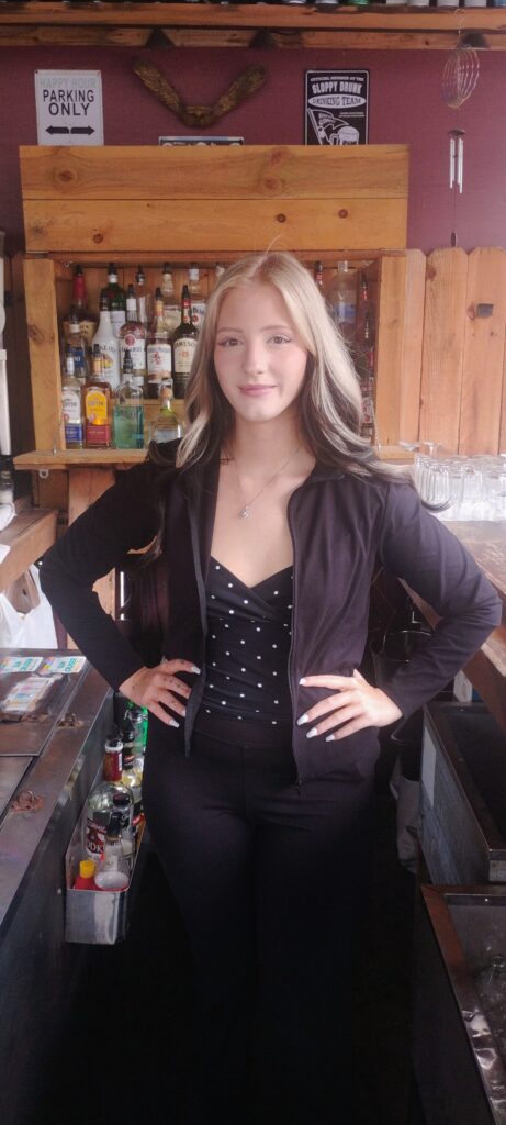 Modastee is a new bartender