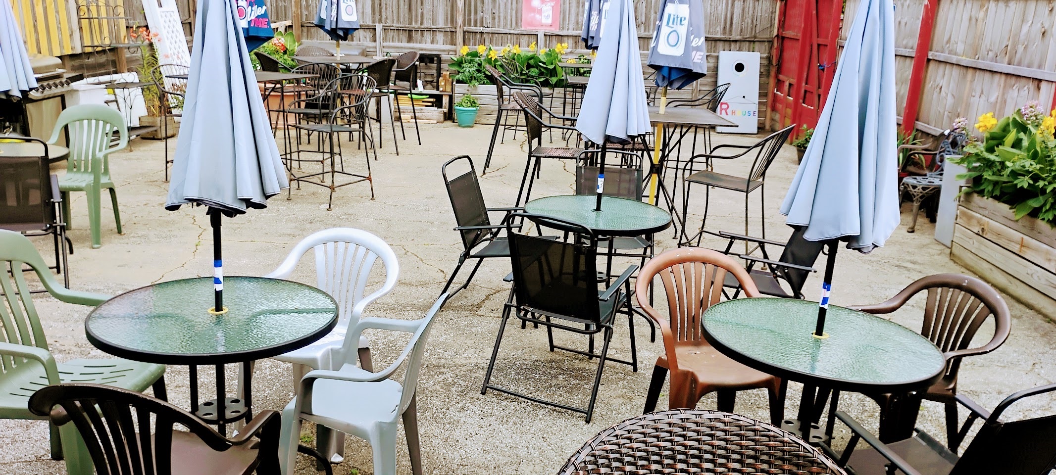 Casey’s outdoor patio, one of the best patio bars in Toledo